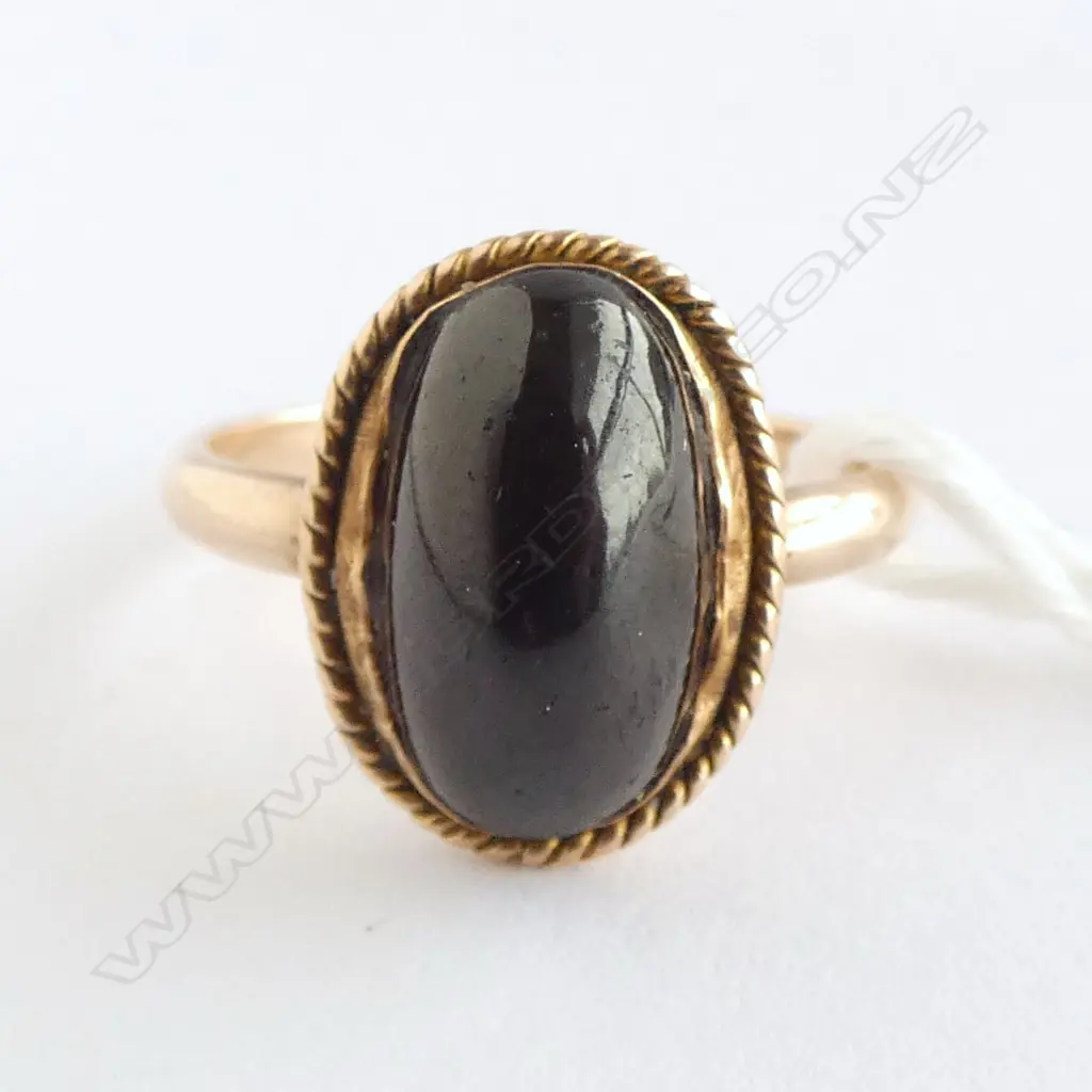 9ct ROSE GOLD & GARNET CABACHON RING 3.68gms SIZE Q Image 1++