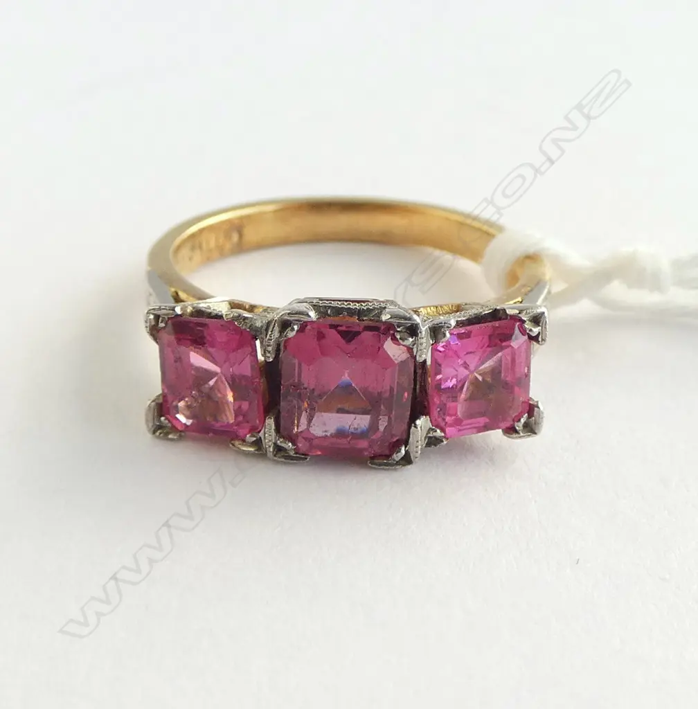 18CT GOLD AND PINK SPINEL? RING 3.81gm SIZE K Faults to stones Image 1++