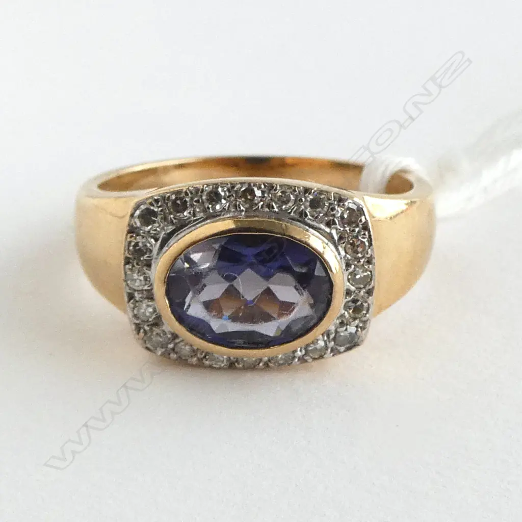 9CT GOLD TANZANITE AND DIAMOND RING 4.41gm size O Image 1++