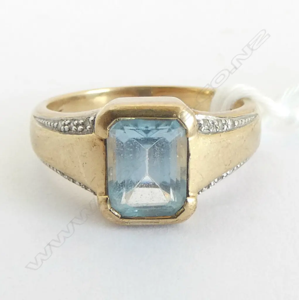 9CT Y/GOLD BLUE TOPAZ & DIAMOND DRESS RING TW 4G SIZE O Image 1++