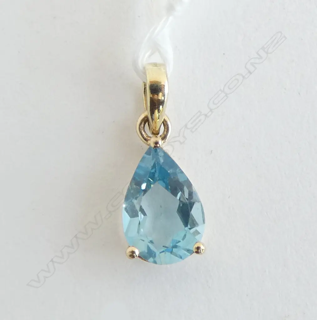 14ct GOLD PENDANT w BLUE TOPAZ? STONE Image 1++