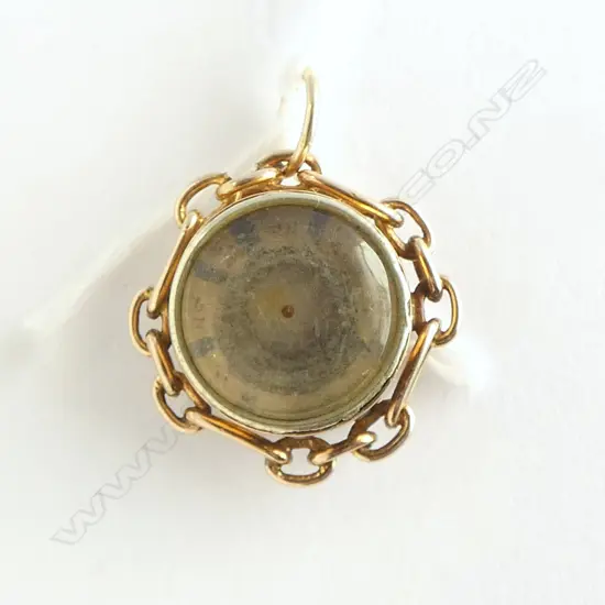 9CT GOLD COMPASS FOB (faulted)