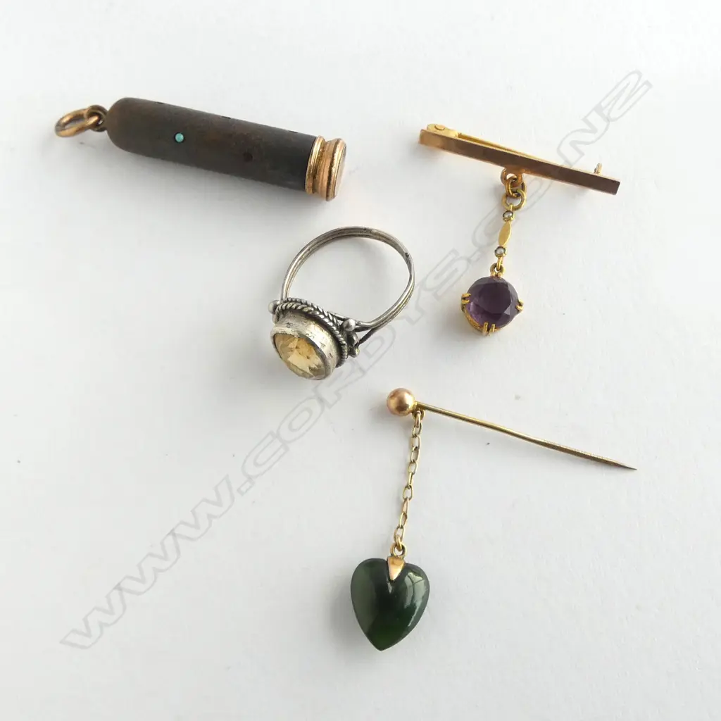 3 OLD JEWELLERY PCES + PROPELLING PENCIL. 'FNS' BAR with gold drop & amethyst + gold pounamu pin + silver ring Image 1++