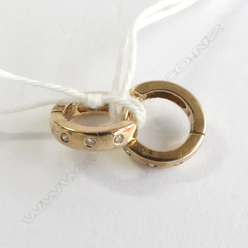 9CT GOLD AND DIAMOND HUGGIE EARRINGS Image 1++