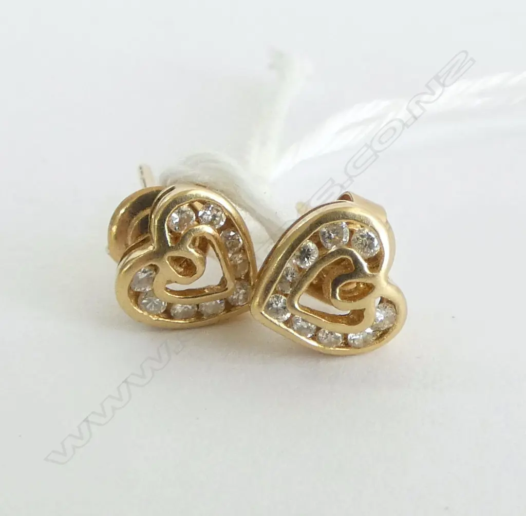 PR 18ct GOLD & DIAMOND EARRINGS heart form each w 9 channel set diamonds 1.7gms Image 1++