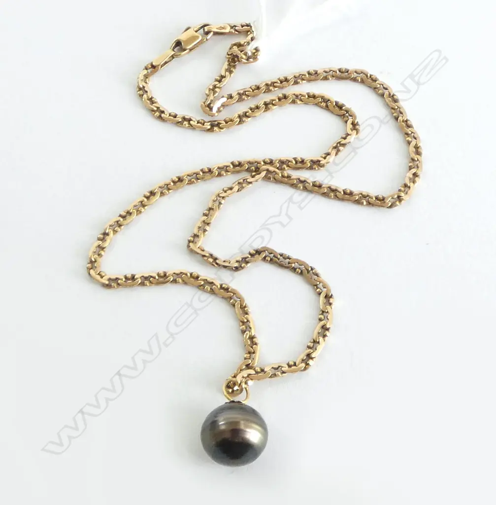 9ct GOLD NECK CHAIN with SEMI BAROQUE BLACK PEARL DROP gold fitting. 9.3gms total Image 1++