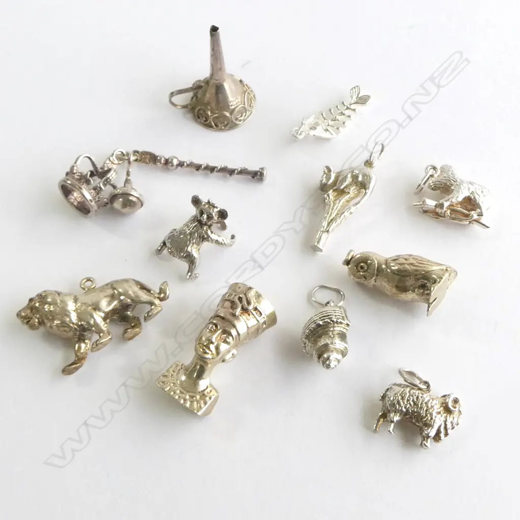 STG SILVER CHARMS TW 58.4G Image 1++