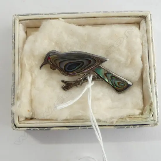 VINTAGE c.1960's NZ 'MASTERCRAFTS' SILVER & PAUA TUI BROOCH AS NEW