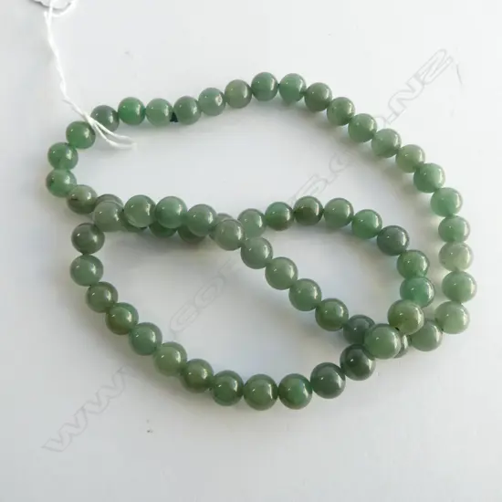 MOSS GREEN JADEITE BEAD NECKLACE, L.600mm