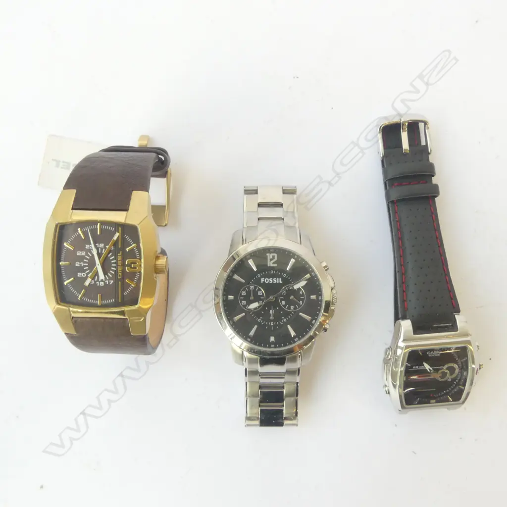 3 GENT'S WRISTWATCHES, FOSSIL, CASIO & DIESEL (NEW) Image 1++