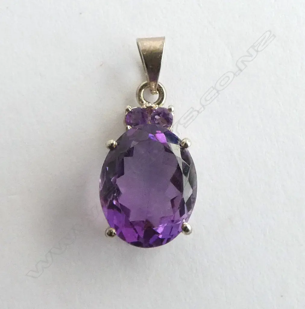 AMETHYST AND SILVER PENDANT Image 1++