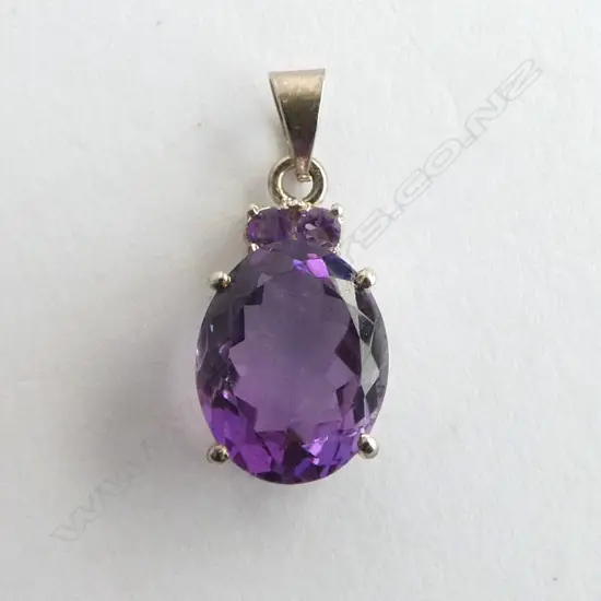 AMETHYST AND SILVER PENDANT