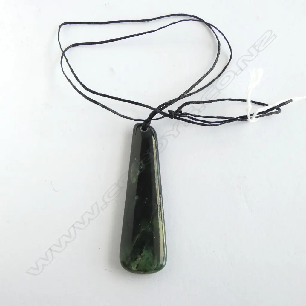 GREENSTONE POUNAMU PENDANT NECKLACE L.70mm + KETE BAG Image 1++