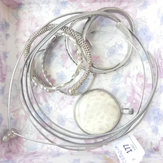 5 SILVER BANGLES + 1 AGATE PENDANT + 3 SILVER COLLARS