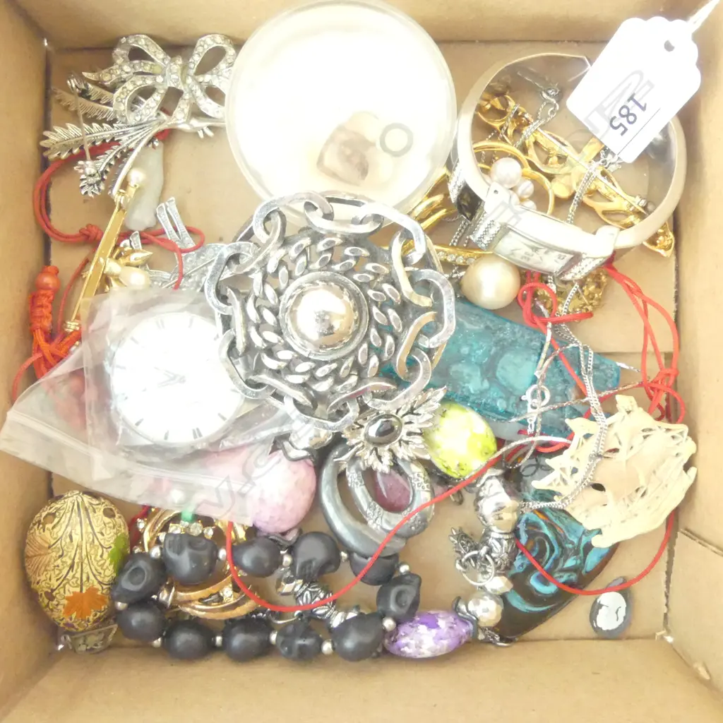 ASST. COSTUME JEWELLERY Image 1++