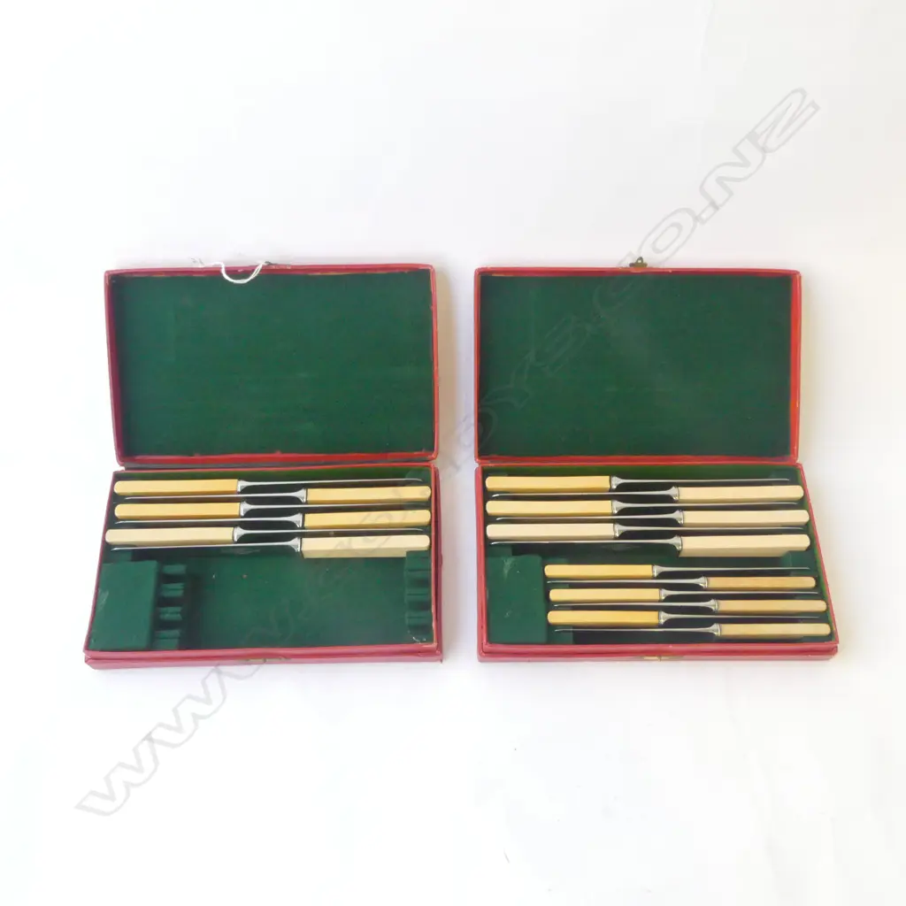 2 CASED SHEFFIELD IVORINE 'BONE' KNIFE SETS (1 BOX HALF COMPLETE) Image 1++