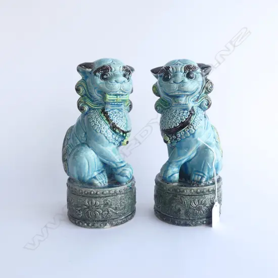 PR CHINESE BLUE PORCELAIN FOO DOGS, H.250mm (sml paint loss)