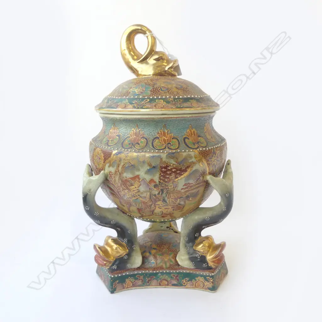 LIDDED SATSUMA CENTREPIECE H.400mm Image 1++