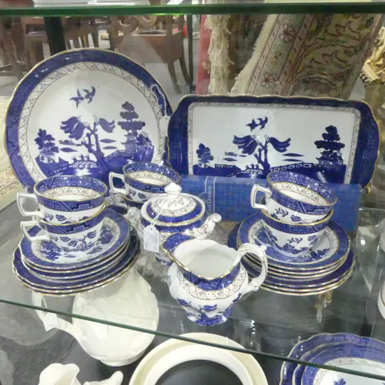 COLLECTION OF BOOTHS B&W WILLOW PATTERN , 6 C/S/P, SUGAR, MILK, PLATTER PLATE + ROYAL DOULTON SLICE