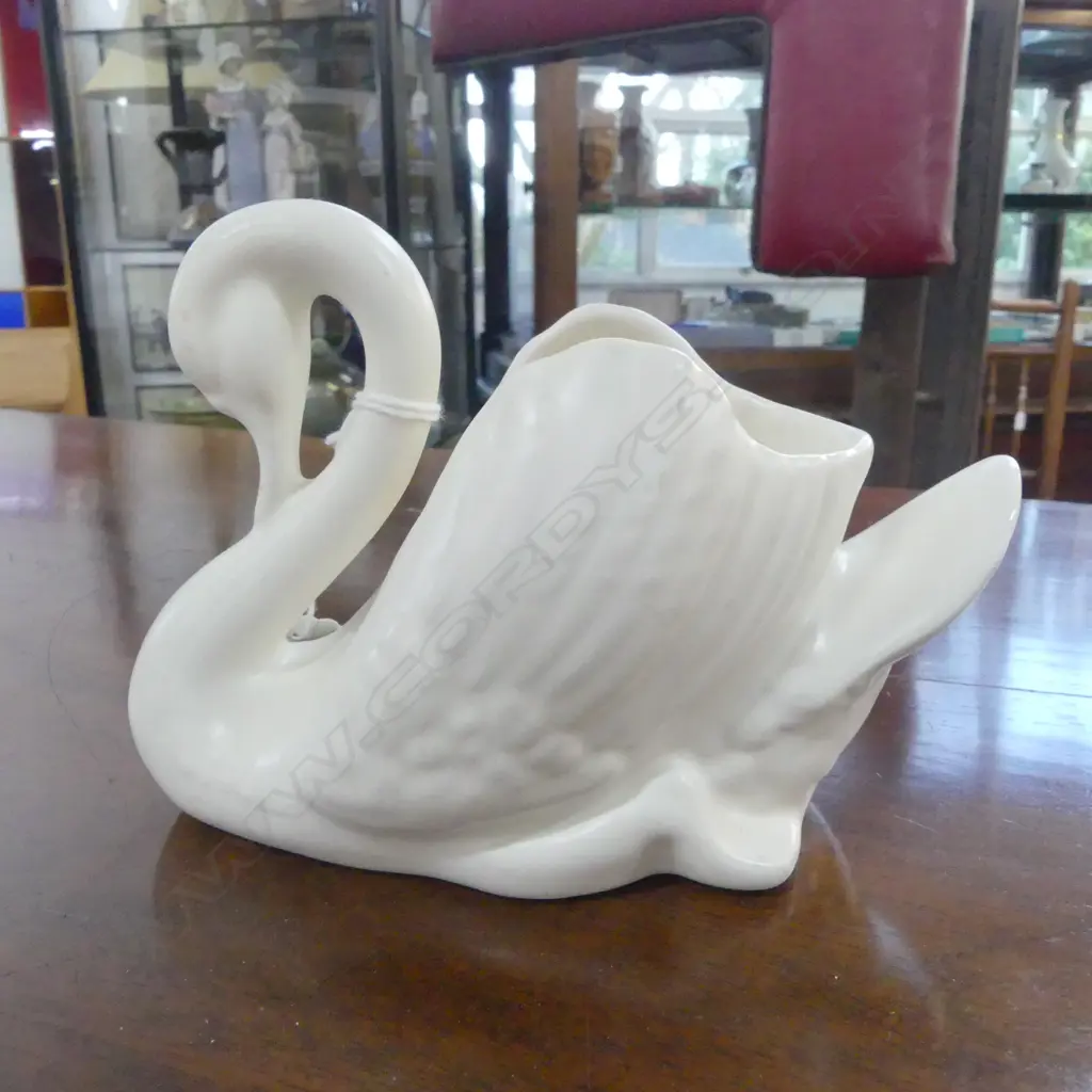 SMALL CROWN LYNN SWAN, #154, H.100mm  Image 1++