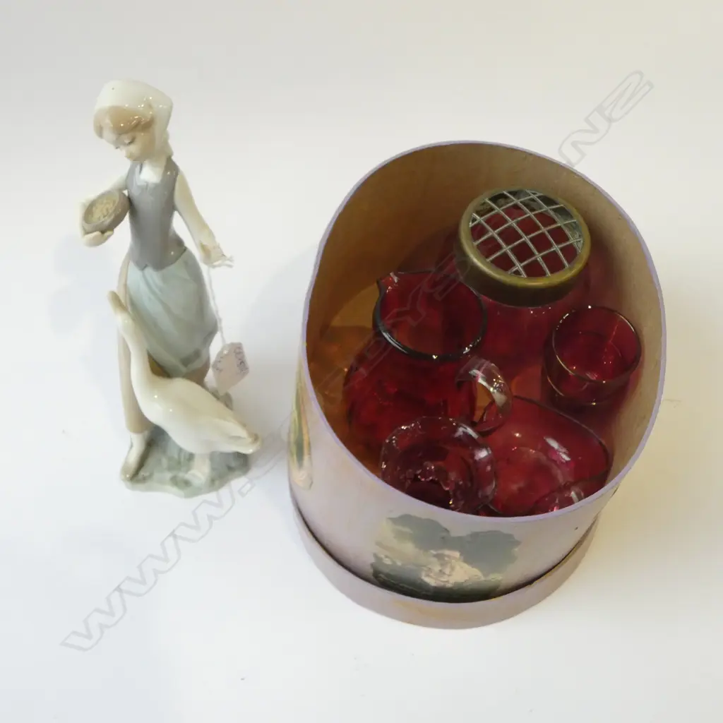6 PCES CRANBERRY GLASS + LLADRO WOMAN w. GOOSE H.240mm Image 1++
