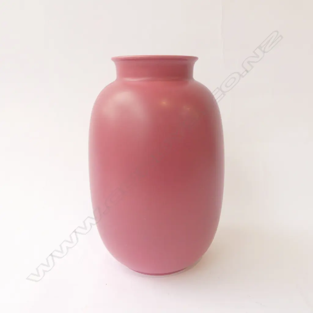 LARGE POOLE MID CENTURY DEEP PINK POTTERY VASE, EX TANFIELD POTTER, H.260MM Image 1++