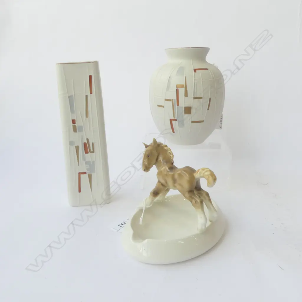 2 GERMAN RETRO VASES H210MM TALLEST & HUTCHENREUTER HORSE ORNAMENT Image 1++