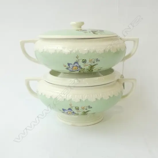 PR 1930s WEDGWOOD CORINTHIAN HAMPTON COURT TUREENS, Dia.200 X 120mm