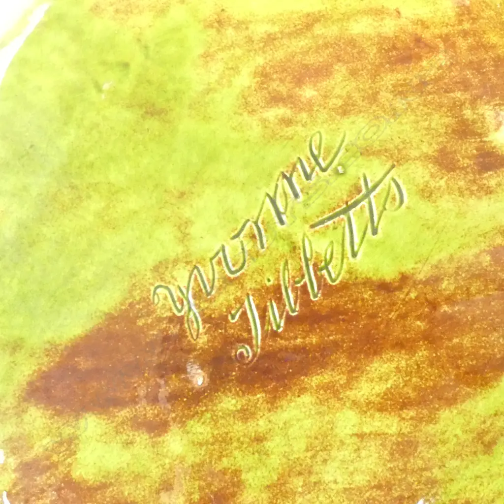 MAJOLICA LEAF DISH BY YVONNE TIBBETTS SIGNED, L.210MM W.230MM Image 1++