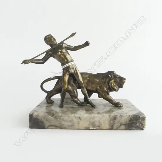 BRONZED FIGURE GROUP ON MARBLE BASE L.140mm