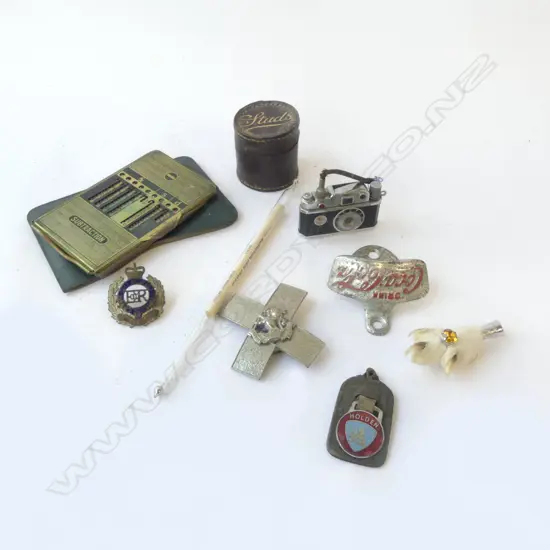 BAG OF OLD COLLECTABLES: lighter as a mini camera + CocaCola opener + Military badges + thermometer etc
