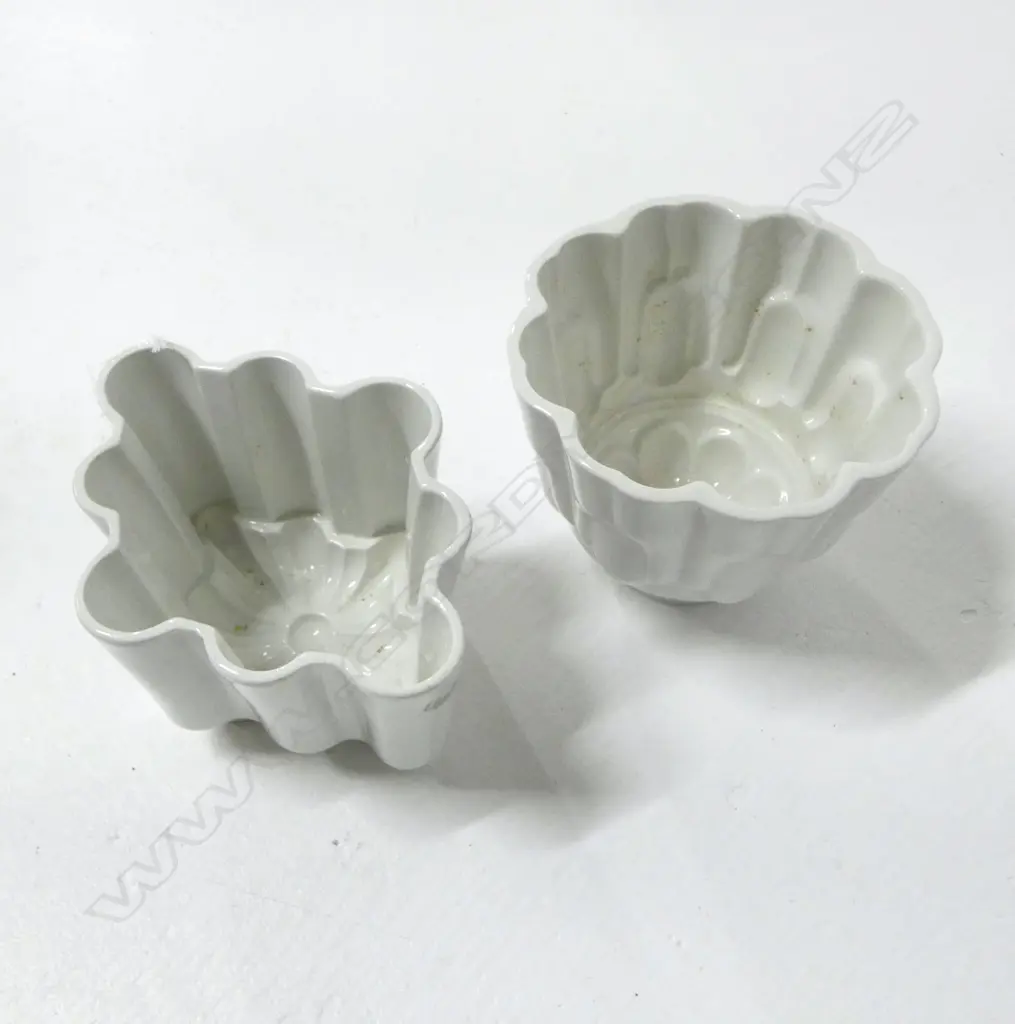 2 SHELLEY CHINA JELLY MOULDS Image 1++
