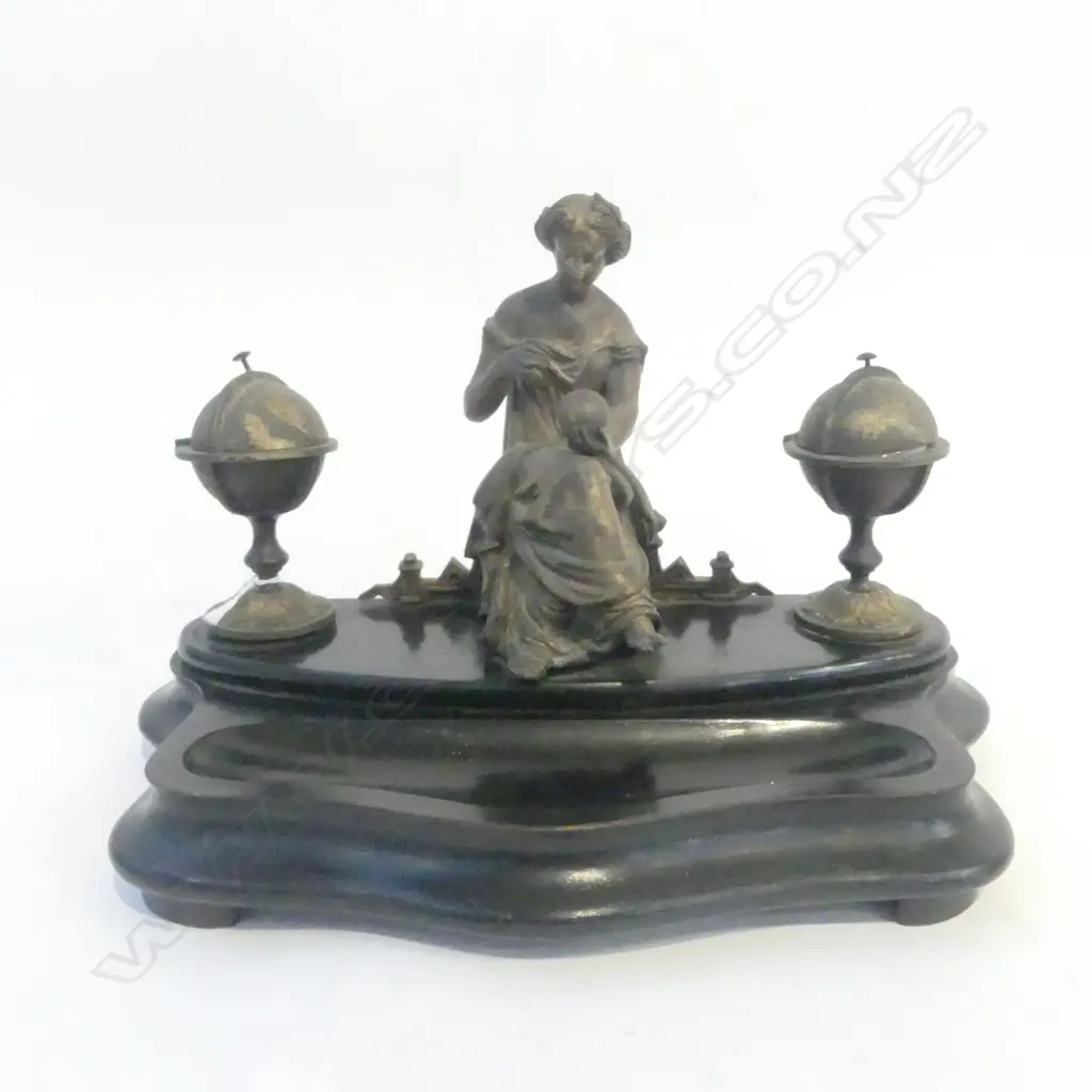 VICT FIGURAL DESK INKSTAND L300MM Image 1++