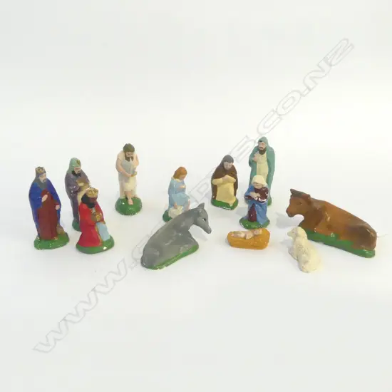 A SET OF NATIVITY PIECES, PLASTER OF PARIS