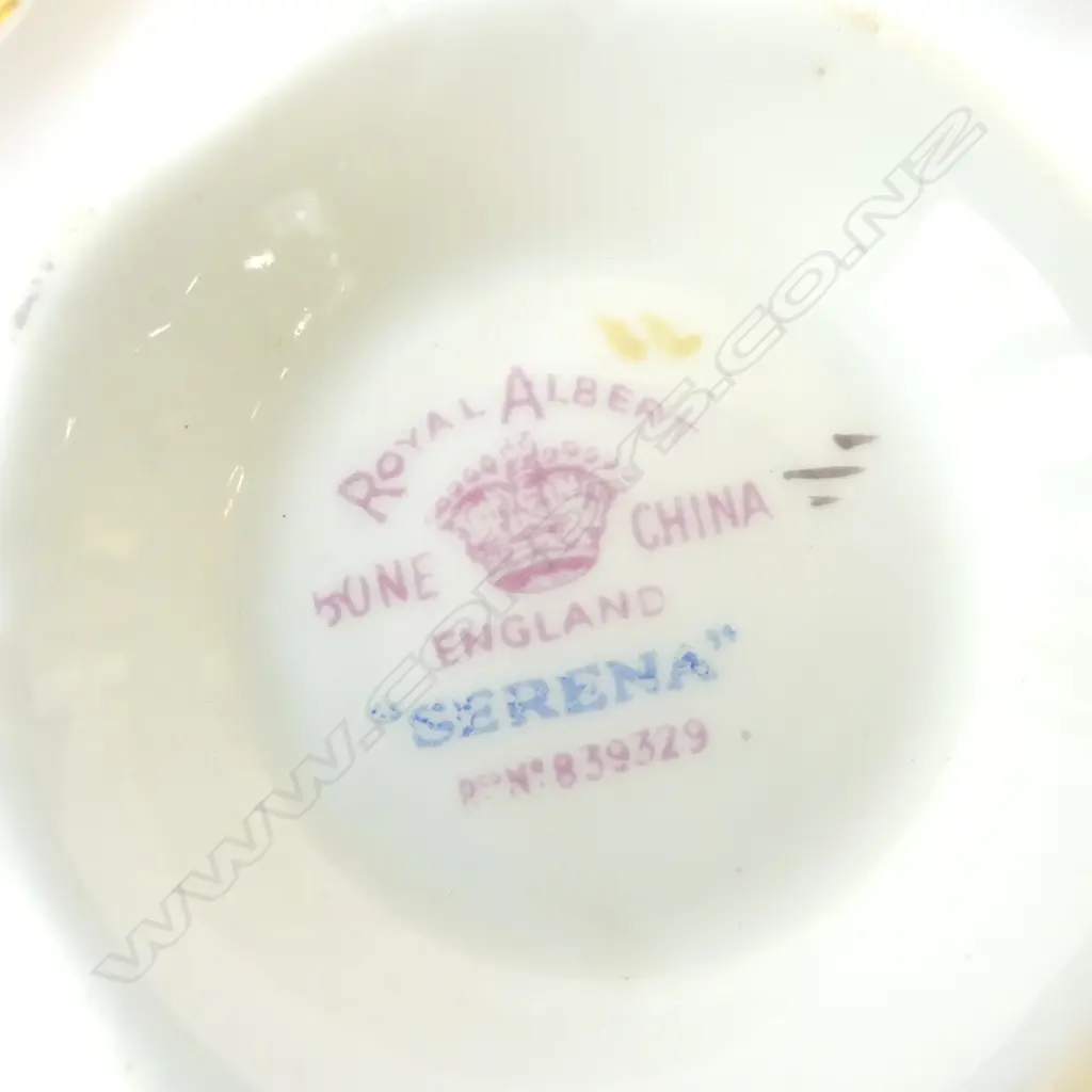 4 FANCY CHINA TRIOS INCLUDING 2 ROYAL ALBERT; 1 'SERENA' Image 1++