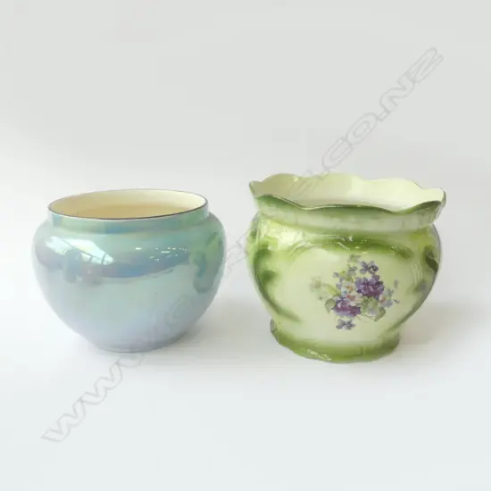 CROWN DUCAL JARDINEER H170MM & ANOTHER H170MM