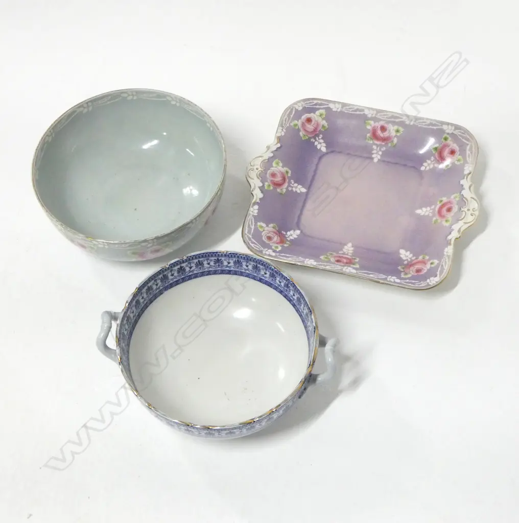 SHELLEY CHINA PLATE & BOWL DIA210MM & 2 HANDLED B/WHITE BOWL DIA200MM Image 1++