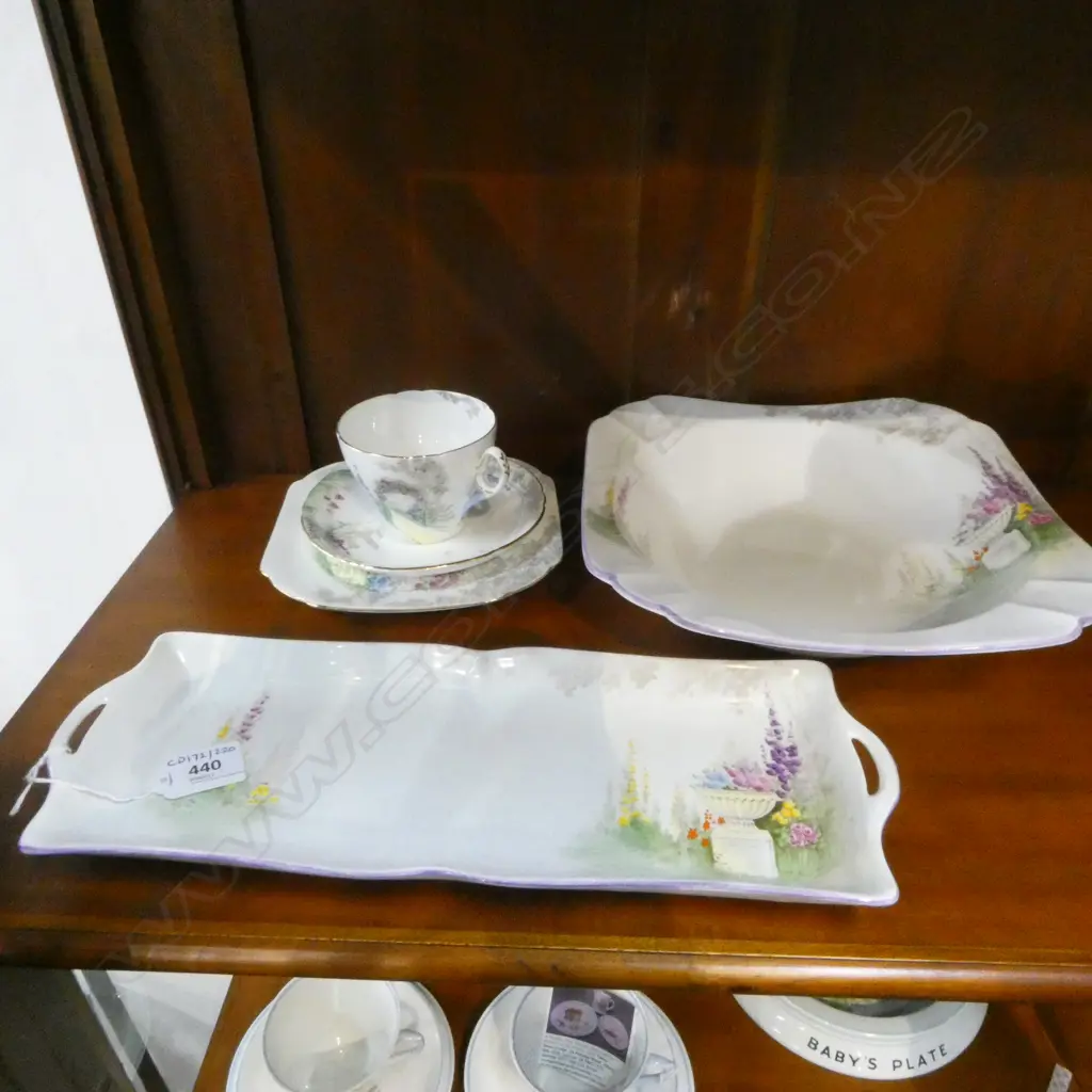SHELLEY CHINA SERVING BOWL DIA 240MM SANDWICH PLATE & CSP FOX GLOVE PAT Image 1++