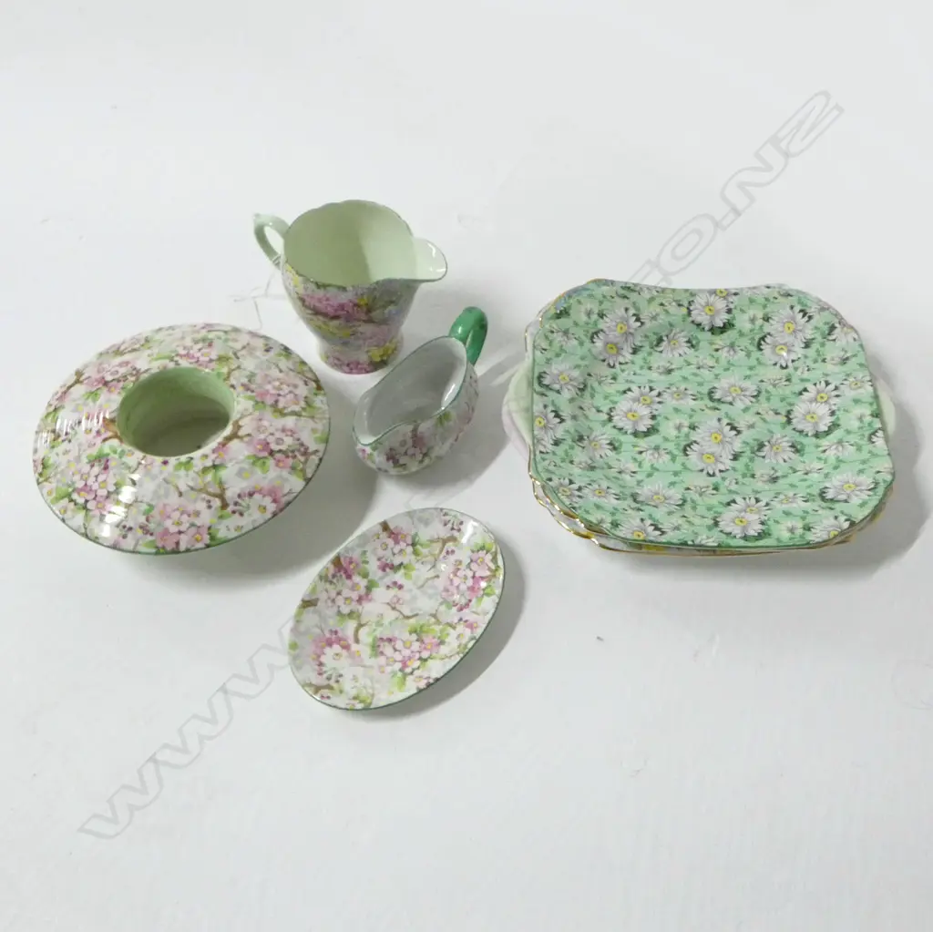 3 SHELLEY CHINA AOF CAKE PLATES CREAM JUG NVASE & GRAVY BOAT Image 1++