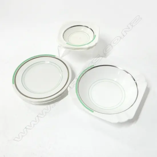 SHELLEY CHINA 4 DECO PAT DINNER PLATES MATCHING BOWL & 3 DESSERT PLATES