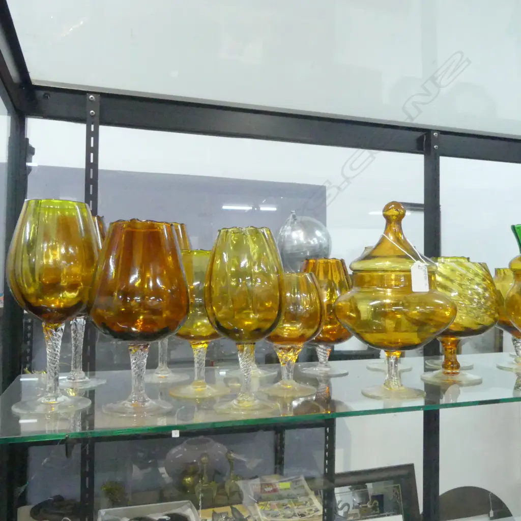 ASST. ORANGE ART GLASS  Image 1++