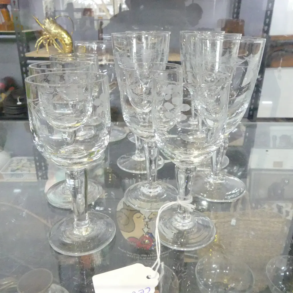ASSORTED ETCHED SMALL WINE GLASSES Image 1++