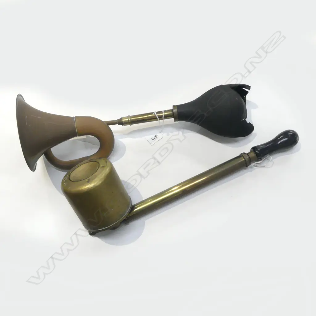 BRASS CAR HORN RUBBER AF & BRASS GARDEN SPRAYER Image 1++