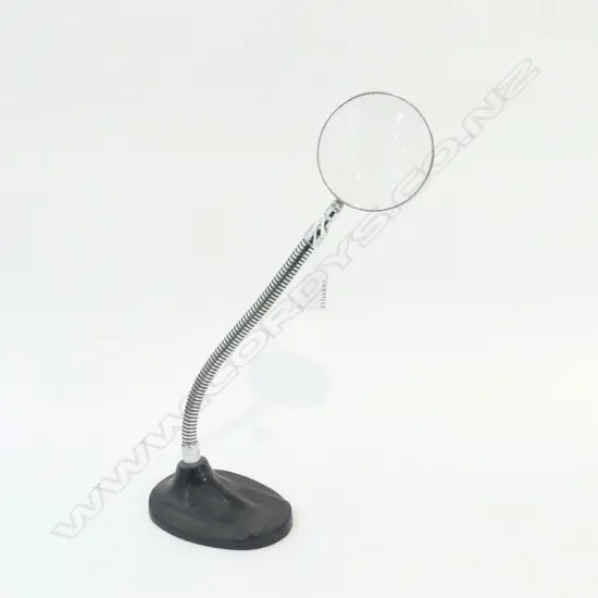 ARTICULATED DESK MAGNIFYING GLASS