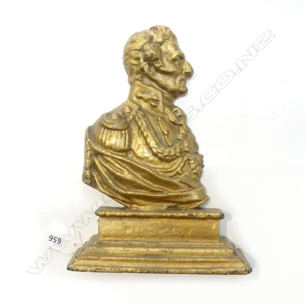 VINTAGE DUKE of WELLINGTON CAST METAL DOORSTOP Image 1++