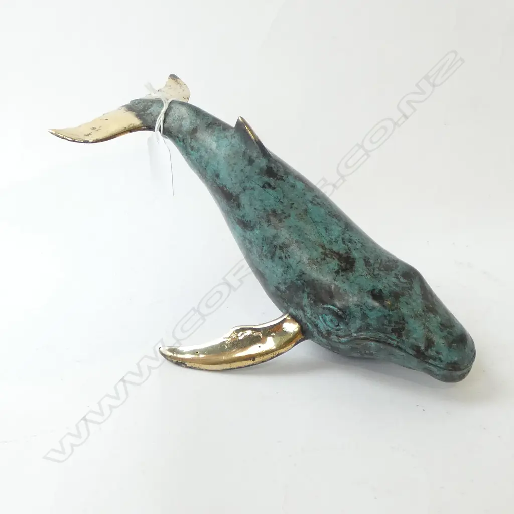 BRASS HUMPBACK WHALE ORNAMENT L.240mm Image 1++