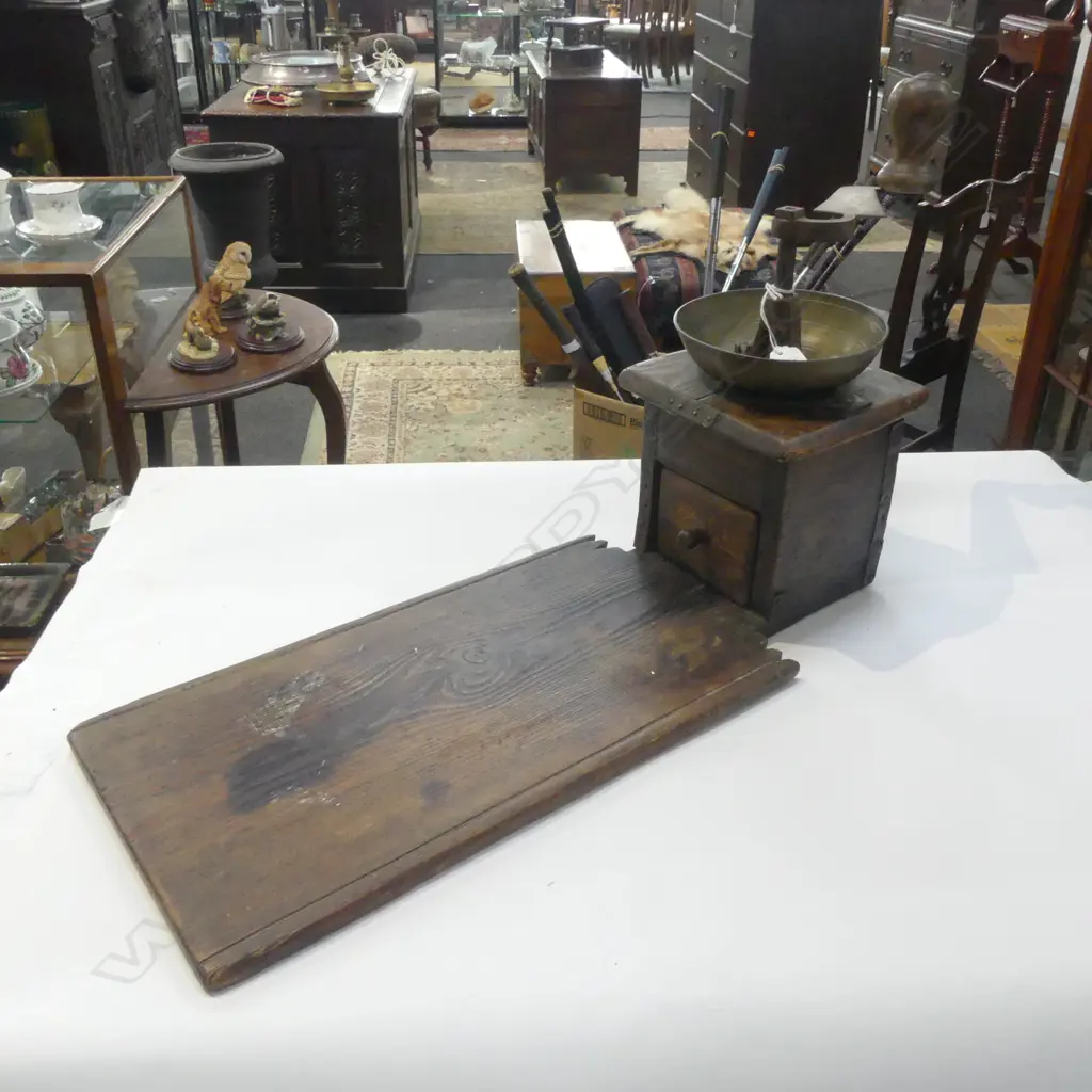 ANTIQUE HAND CRANKED GRINDER ON BOARD L.550mm Image 1++