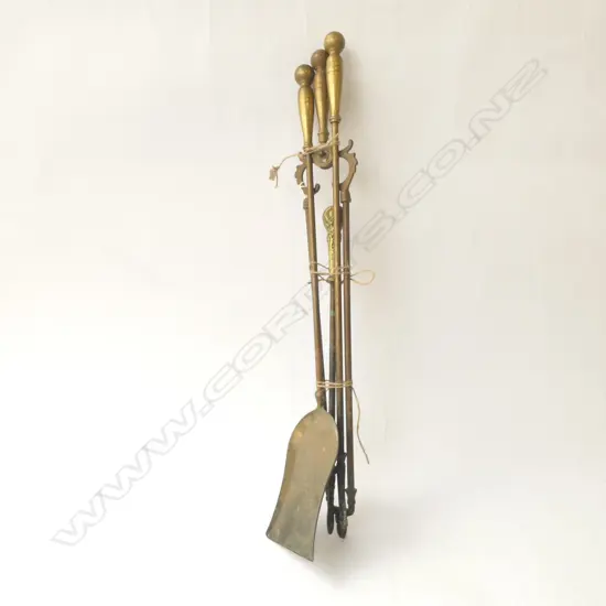 4 PCE. FIRE TIDY SET