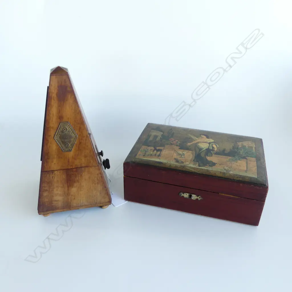 FRENCH METRONOME H.220mm, WRITING SLOPE W.215mm Image 1++