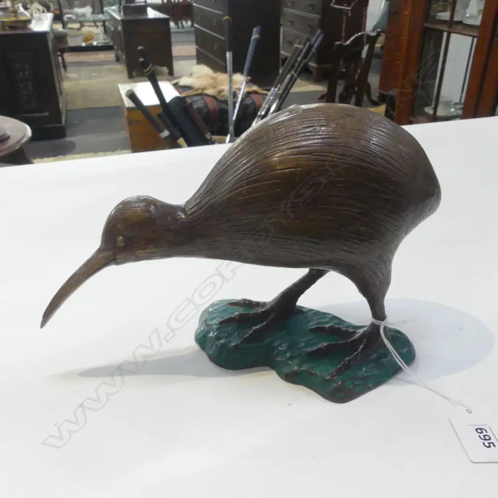 BRASS or BRONZE KIWI SCULPTURE the base green painted L.230mm Image 1++